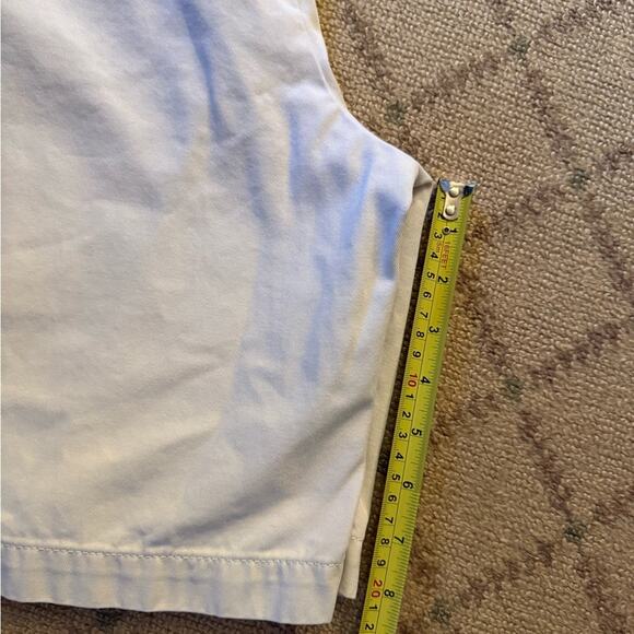 Vineyard Vines Club Short in Stone 34 - Picture 6 of 9